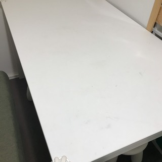 IKEAのダイニングテーブル・白・125×75cm