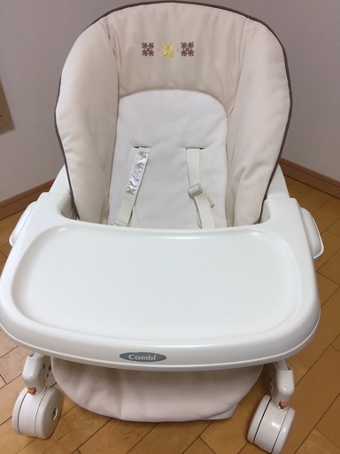 美品　Conmbi　ハイローチェア　ベージュ　非電動