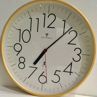 電波掛け時計（Ottostyle、直径32cm）