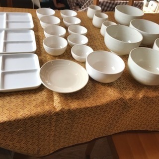 白い陶器の食器22個セット