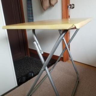 【訳あり家具】折り畳みテーブルを無料で
