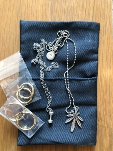ネックレス・ピアス