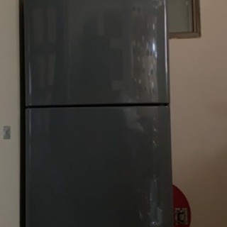 冷蔵庫 と、ブラウン管テレビデオ