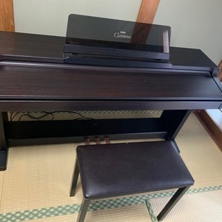 Yamaha Clavinova CLP-124 88鍵 電子ピアノ　椅子付き YAMAHA 電子ピアノ Clavinova CLP-124 88鍵盤 スピーカー内蔵