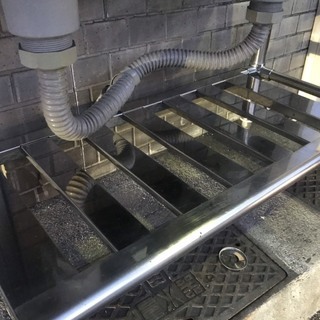 マルゼン　ステンレス　2槽シンク　流し台　棚付き　パイプ　石けん容器付き　業務用　厨房