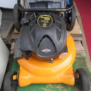 芝刈り機６．２５馬力バケット付き