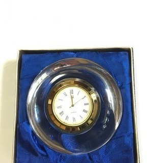 【未使用】HOYAクリスタル製置時計（水晶電子時計）。箱入り