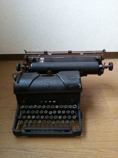装飾品　アンティーク　タイプライター