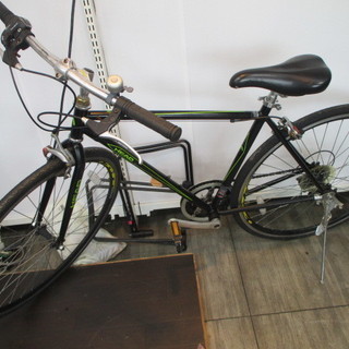 m【エコプラス小倉南店】クロスバイク 28インチ 黒☆スタッフ向井