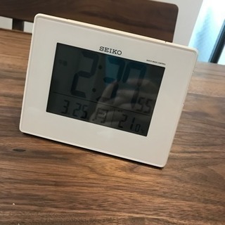 SEIKO デジタル電波時計 (温度計付き)