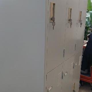 ６人用のロッカーお売りします。
