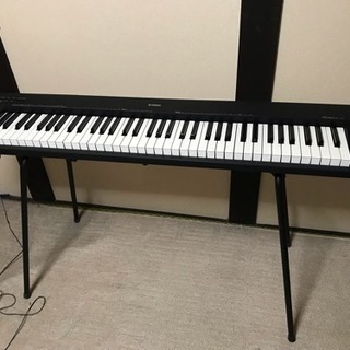 YAMAHA ポータブルグランド NP-30 脚付き 2011年製