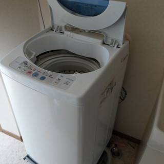 2006年製洗濯機4.2kgお譲りします。4月14日夕方~15日限定。