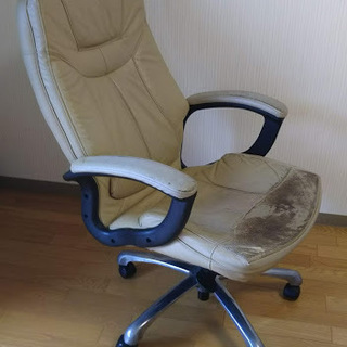 イトーキ製　ハイバック　牛皮製椅子（無料）