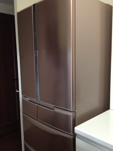 ファミリーサイズ６ドア　パナソニック大型冷蔵庫 NR-F605XV