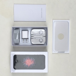iPhone SE の箱と付属品