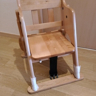 １歳児に使っていたテーブル付き木製の椅子