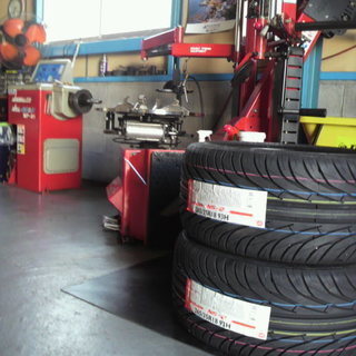195/45R17 　数量限定　激安販売中！　195/45R17 　245/45R17　215/45R17　等　タイヤ激安大阪 195/45R17 数量限定 激安販売中！ 195/45R17 245/45R17 215/45R17 等