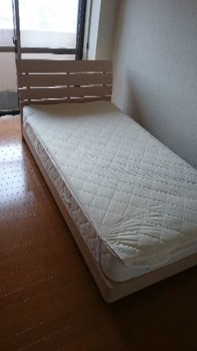 シングルベッド
