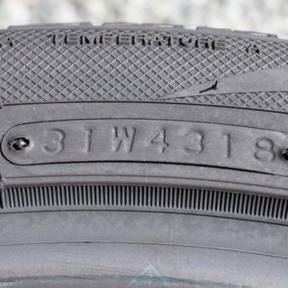 【新品・未使用・直接引き取り大歓迎！】215/45R18 TOYO NANOENERGY3+　2018年製造