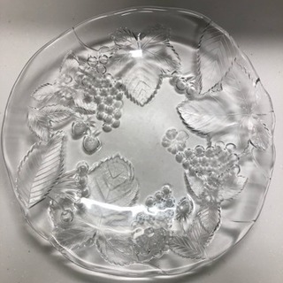 未使用のガラスのお皿