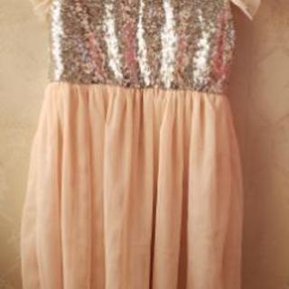 華やかで可愛いドレス。シルバー&ピンク