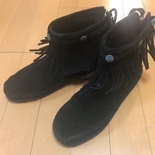 【無料】ミネトンカ フリンジ ショートブーツ ブラック