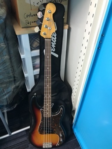 引越しにつき大処分Fender Japan ベースギーター(ソフトケース付き)