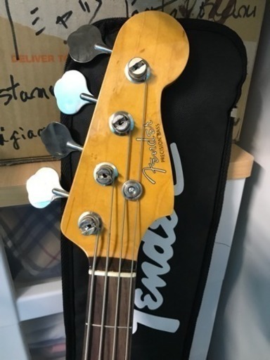 引越しにつき大処分Fender Japan ベースギーター(ソフトケース付き)