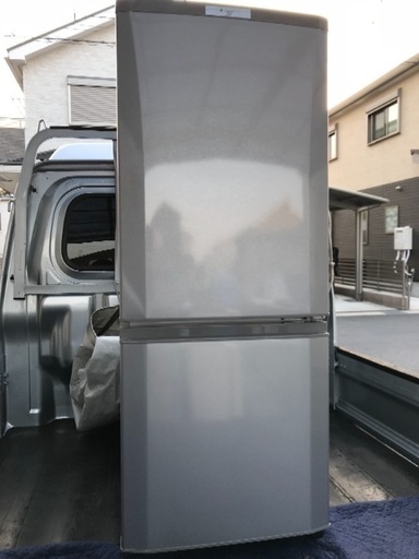 取引中2016年製三菱冷凍冷蔵庫シルバー146Ｌ美品。千葉県内配送無料。設置無料。