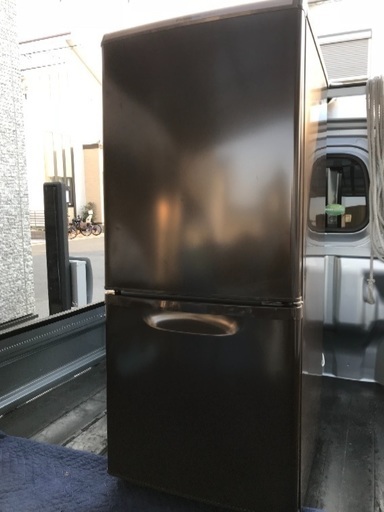 取引中2015年製パナソニック冷凍冷蔵庫ブラウン。千葉県内配送無料。設置無料。