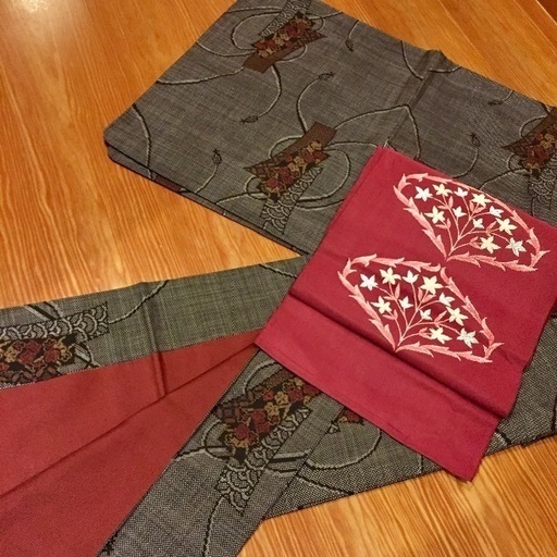 本場大島紬 泥染めの 短冊に紐 帯セット 本場大島紬 泥染めの 短冊に紐 帯セット すごい値！ 本場大島紬 反物