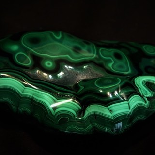 マラカイト(Malachite)1.8㎏原石磨き コンゴ産孔雀石 「再会