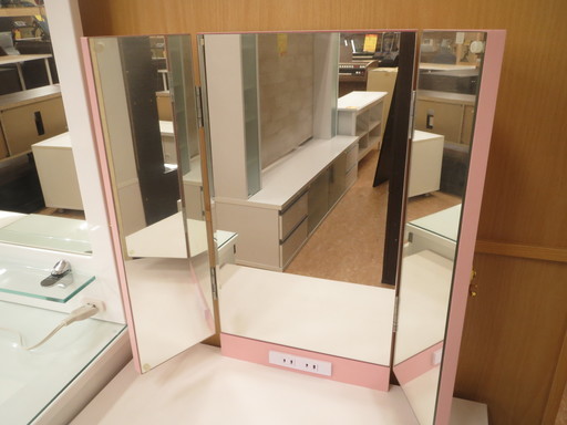 引取限定】【小倉南区葛原東】ピンク ドレッサー 鏡 椅子付き 化粧台