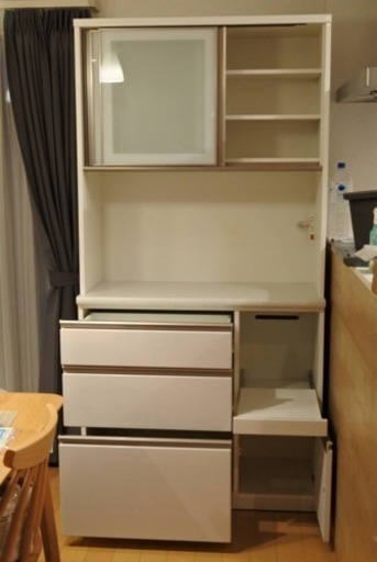 美品 ニトリ 食器棚 キッチンボード 白色 (アルミナ2 100KB WH)