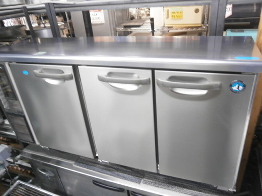 ☆中古品 美品 ホシザキ テーブル形冷凍冷蔵庫（台下冷凍冷蔵庫）2007年 100V 内容量（冷蔵：133L・冷凍：71L）☆