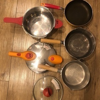 圧力鍋、雪平鍋、小型フライパンなど一式