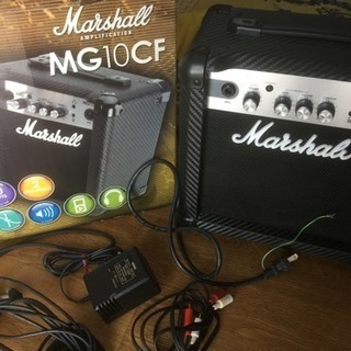 Marshall 10W ギターアンプとペダルエフェクター