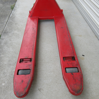 ハンドリフト １．５ｔ