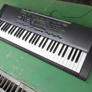 電子ピアノ？　電子キーボード