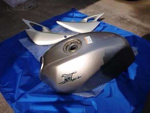 更新【再値下げ】バリオス2 GSX250FX タンク | qsfirst.sg