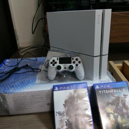 PS4本体（箱付き・動作品）+ニーアオートマタ・タイタンフォール2　セット
