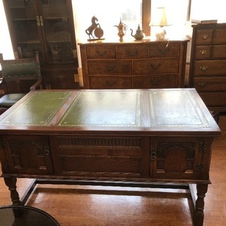 old charm(オールドチャーム) アンティーク調のデザインデスク！