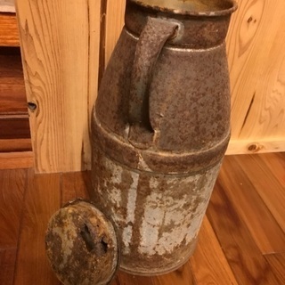 昭和レトロ 牛乳缶ミルク缶 インテリア牛乳容器入れ物 傘立て 花瓶 内装 ゴミ箱 置物 昭和レトロ アンティーク 金属製 鉄製 サビ 風合い しゅうと 北赤羽の収納家具 玄関収納 の中古あげます 譲ります ジモティーで不用品の処分