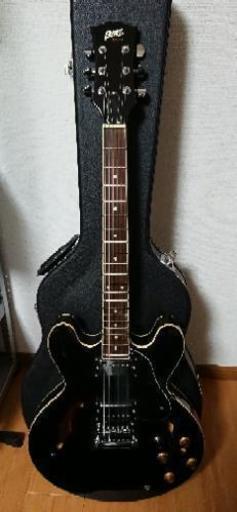 セミアコースティックギター
