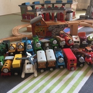 木製トーマス駅舎レール機関車クレーンセット