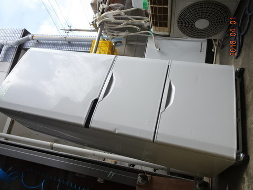 西９２３　三菱　冷蔵庫　３ドア　３３１L　MR-CU33P-W