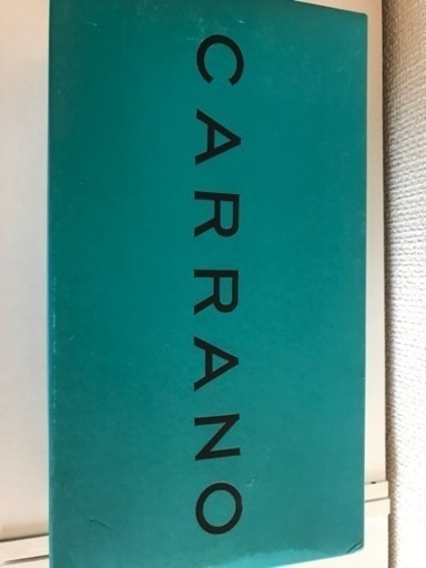 美品!!箱付き。CARRANO