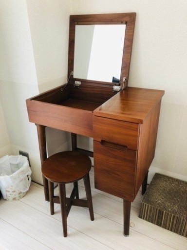 アウトレット 【値下げ中！】emo （エモ）ドレッサー＆スツールセット