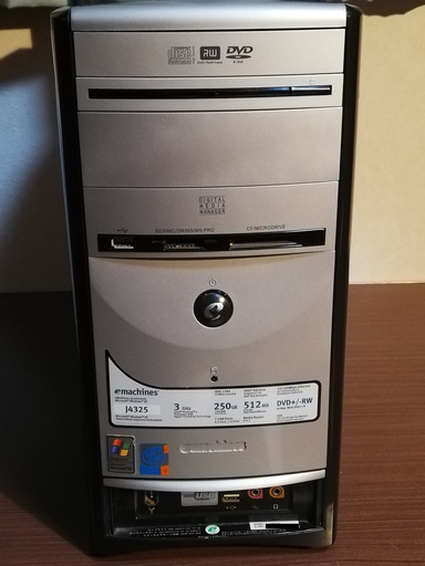 デスクトップパソコン(eMachines J4325)